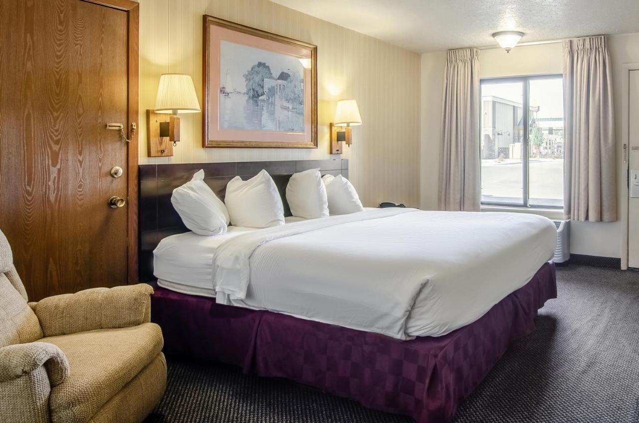 Americas Best Value Inn & Suites Ft Collins E At I-25 Форт Коллинс Экстерьер фото
