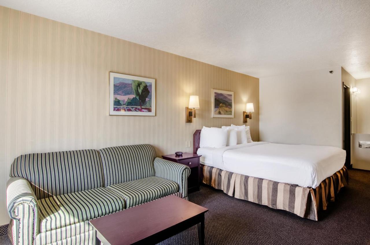 Americas Best Value Inn & Suites Ft Collins E At I-25 Форт Коллинс Экстерьер фото